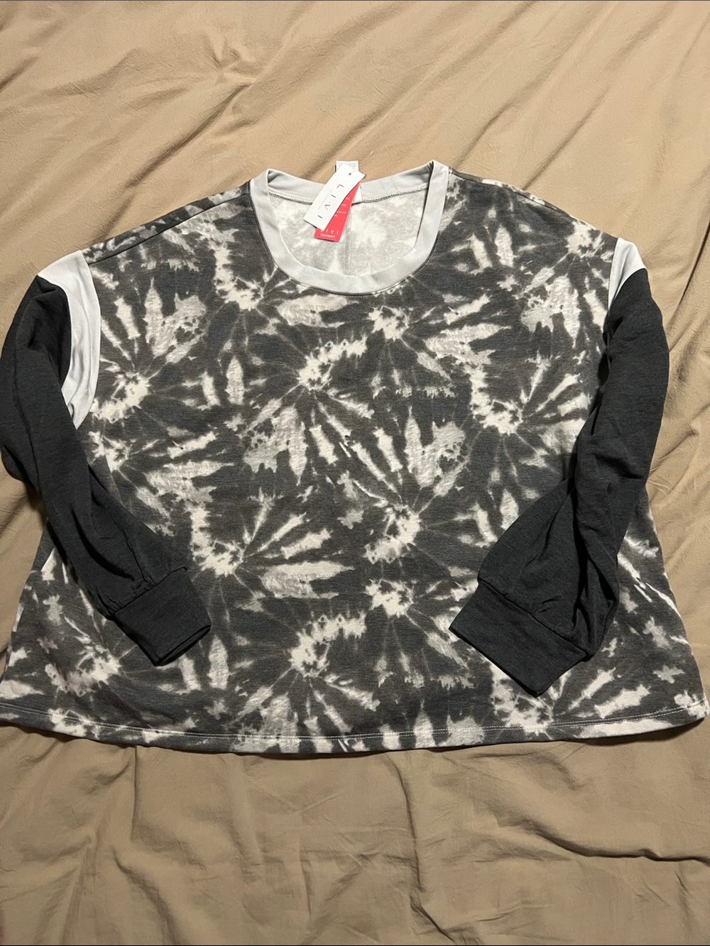 18/20w Livi Active Black & White Tie-Dye Pullover Sweatshirt